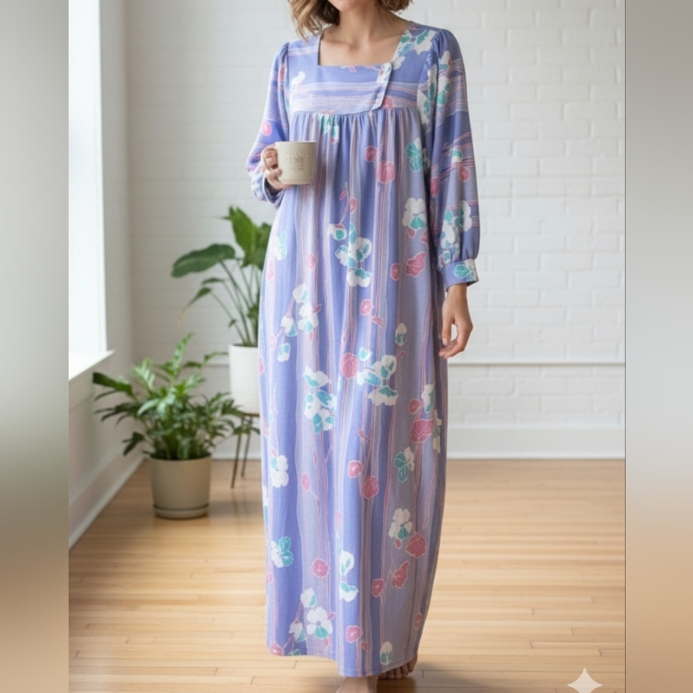 Vintage Lisanne Floral Striped Loungewear House Dress Gown Lavender